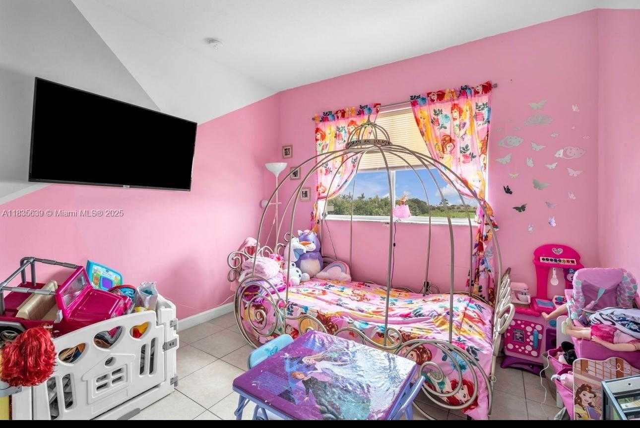 Small Image of 22917 SOUTH WEST 112TH CT, Miami Number 12