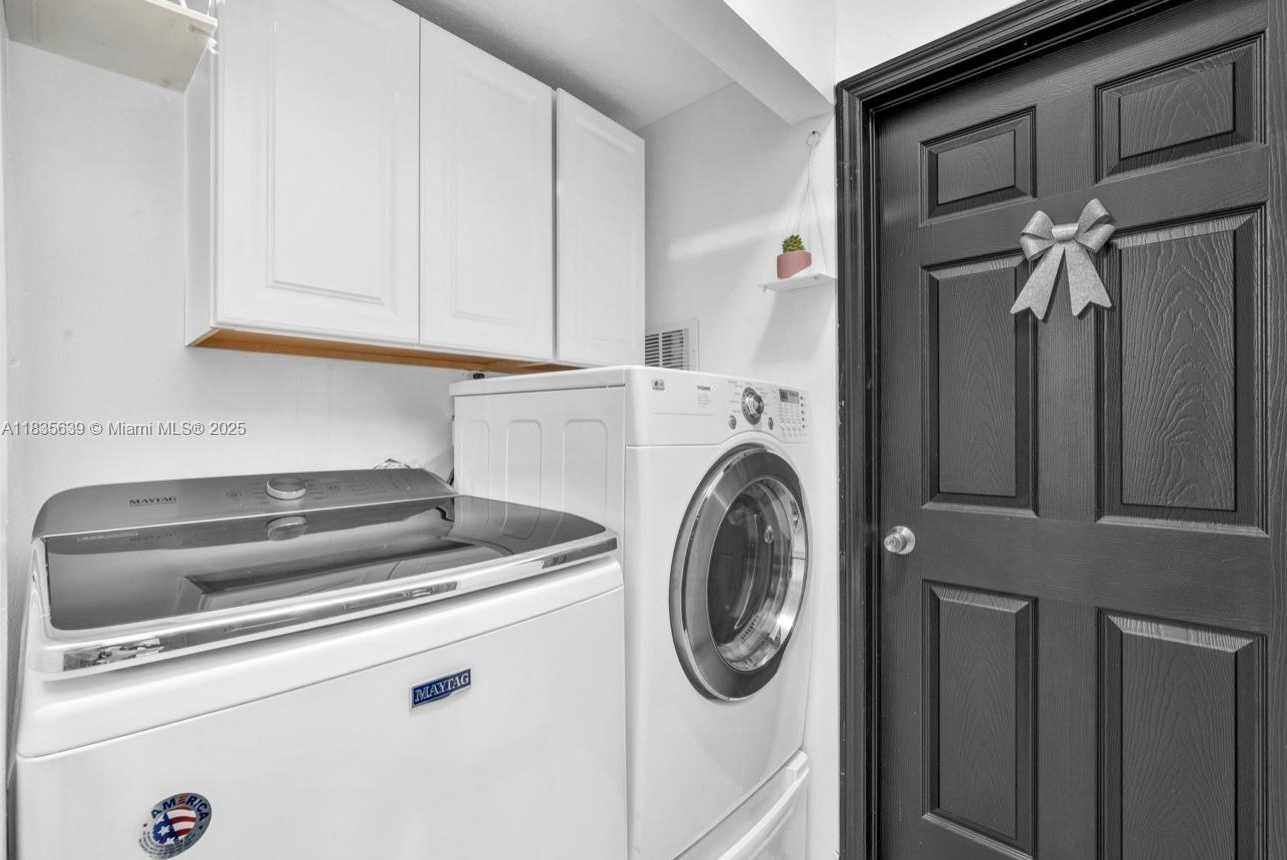 Small Image of 22917 SOUTH WEST 112TH CT, Miami Number 15