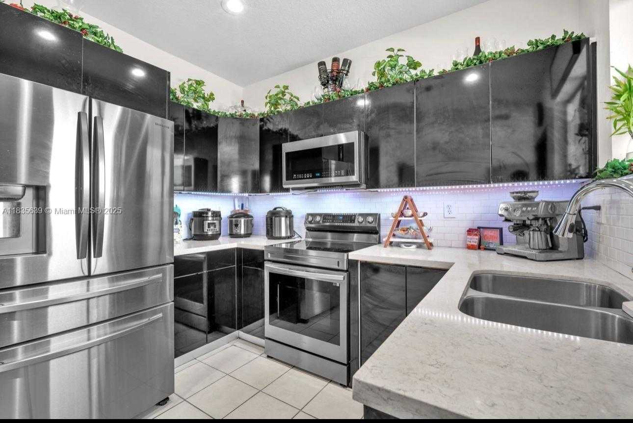 Small Image of 22917 SOUTH WEST 112TH CT, Miami Number 7