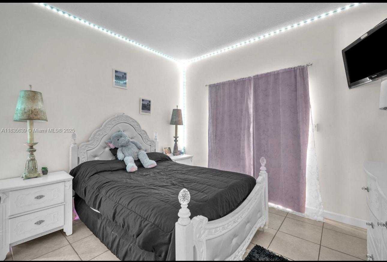 Small Image of 22917 SOUTH WEST 112TH CT, Miami Number 9