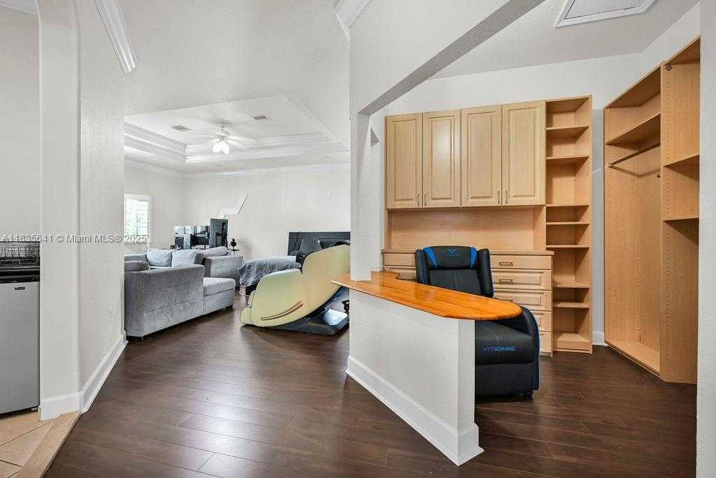 Small Image of 11233 NORTH WEST 71ST TER, Doral Number 15