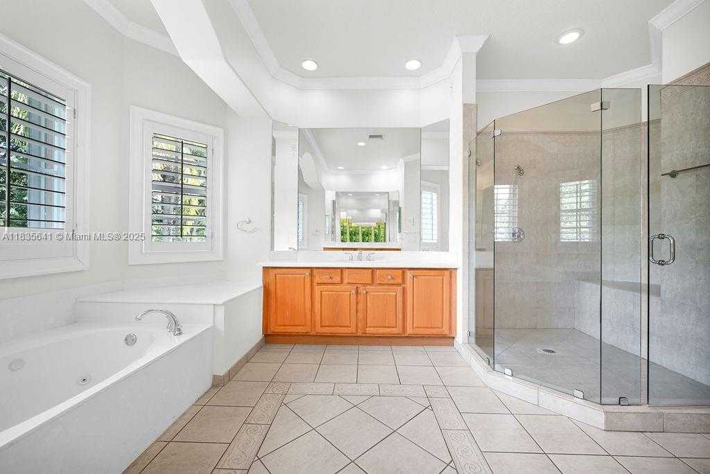 Small Image of 11233 NORTH WEST 71ST TER, Doral Number 20
