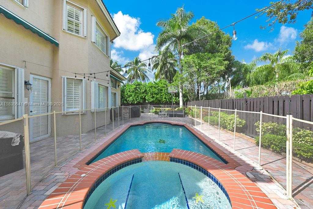 Small Image of 11233 NORTH WEST 71ST TER, Doral Number 23