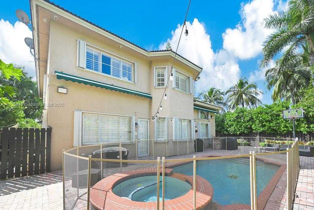 Small Image of 11233 NORTH WEST 71ST TER, Doral Number 24