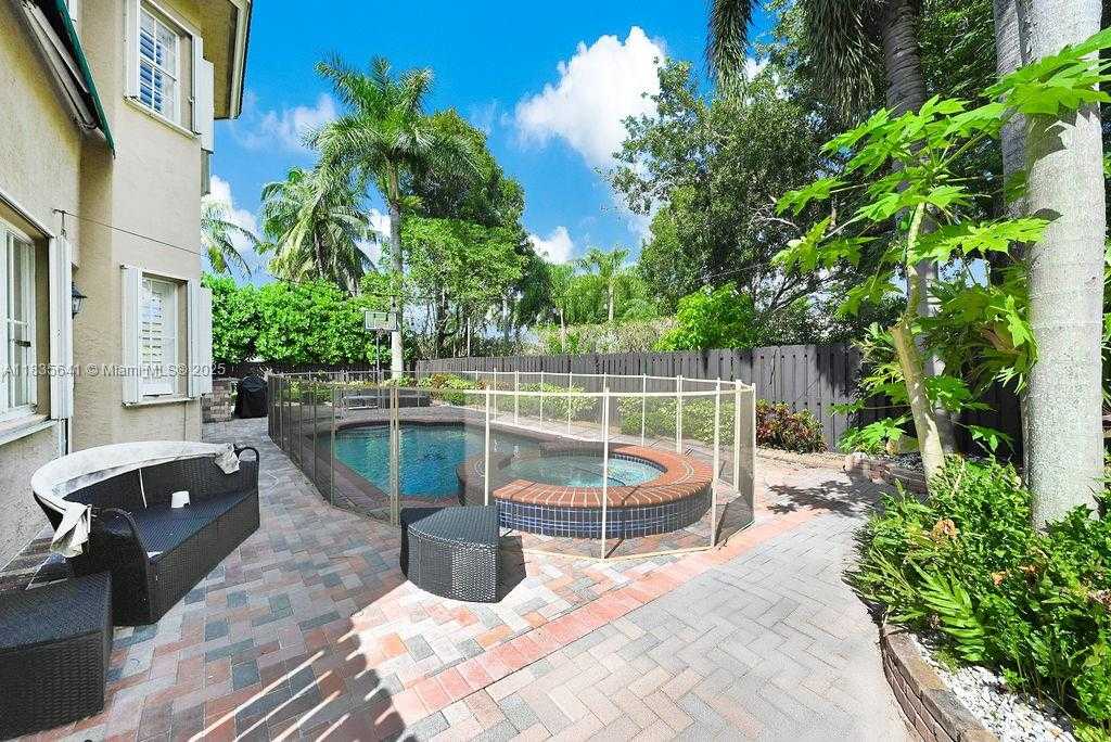 Small Image of 11233 NORTH WEST 71ST TER, Doral Number 25
