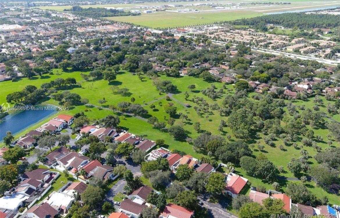 Small Image of Miami Number 15