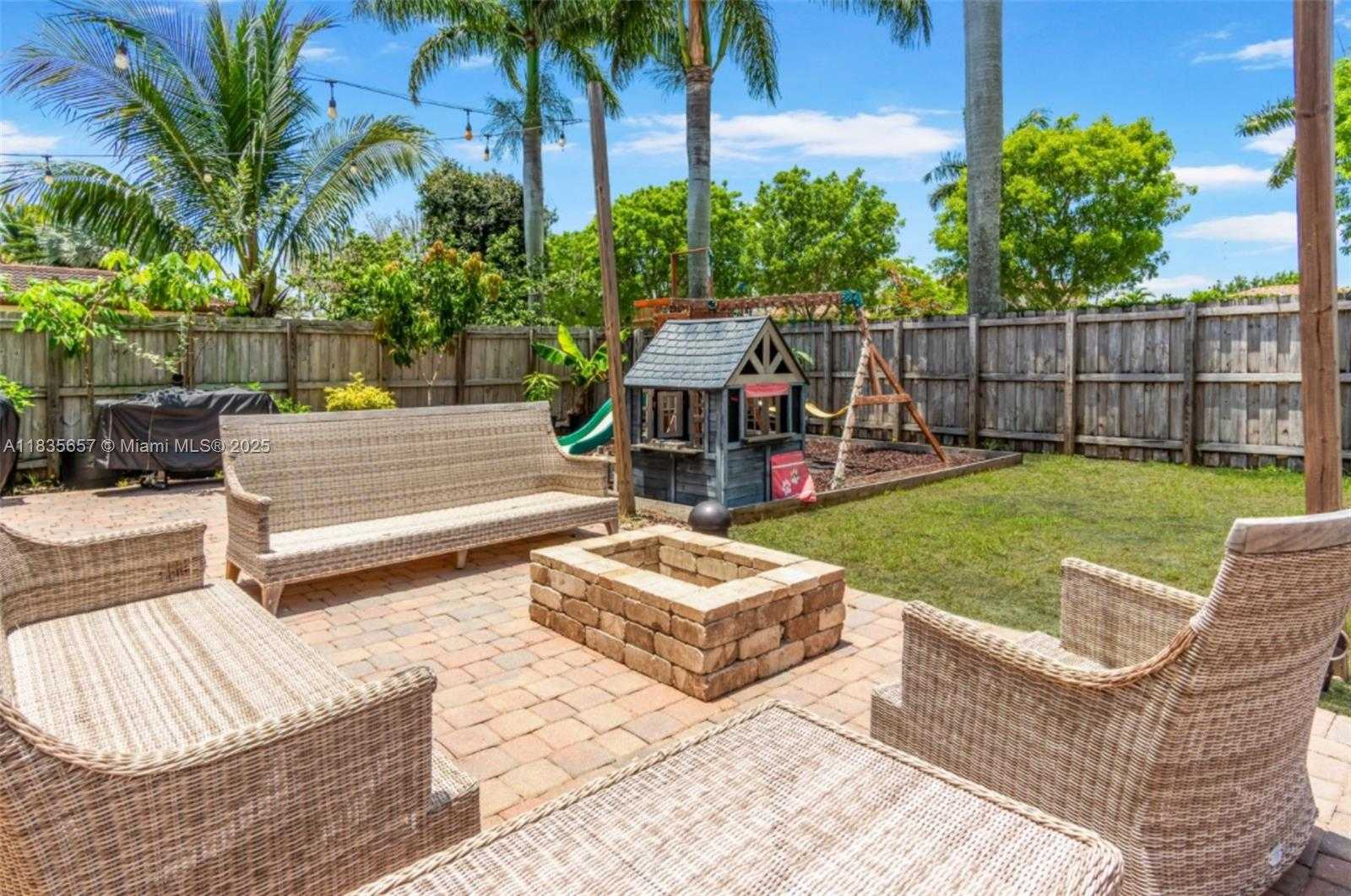 Small Image of 724 SOUTH EAST 37TH AVE, Homestead Number 6