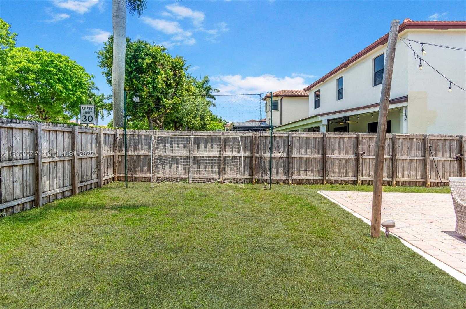 Small Image of 724 SOUTH EAST 37TH AVE, Homestead Number 9