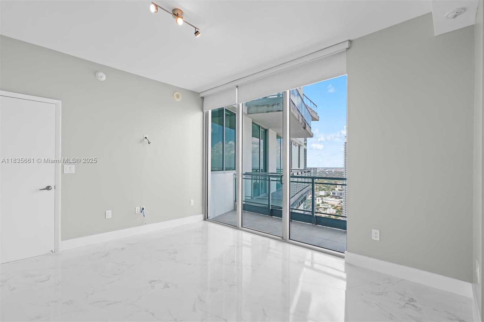 Small Image of 92 SOUTH WEST 3RD ST #5206, Miami Number 10
