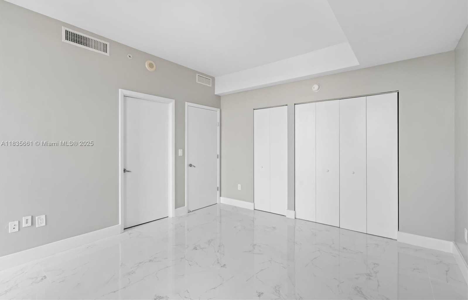 Small Image of 92 SOUTH WEST 3RD ST #5206, Miami Number 16
