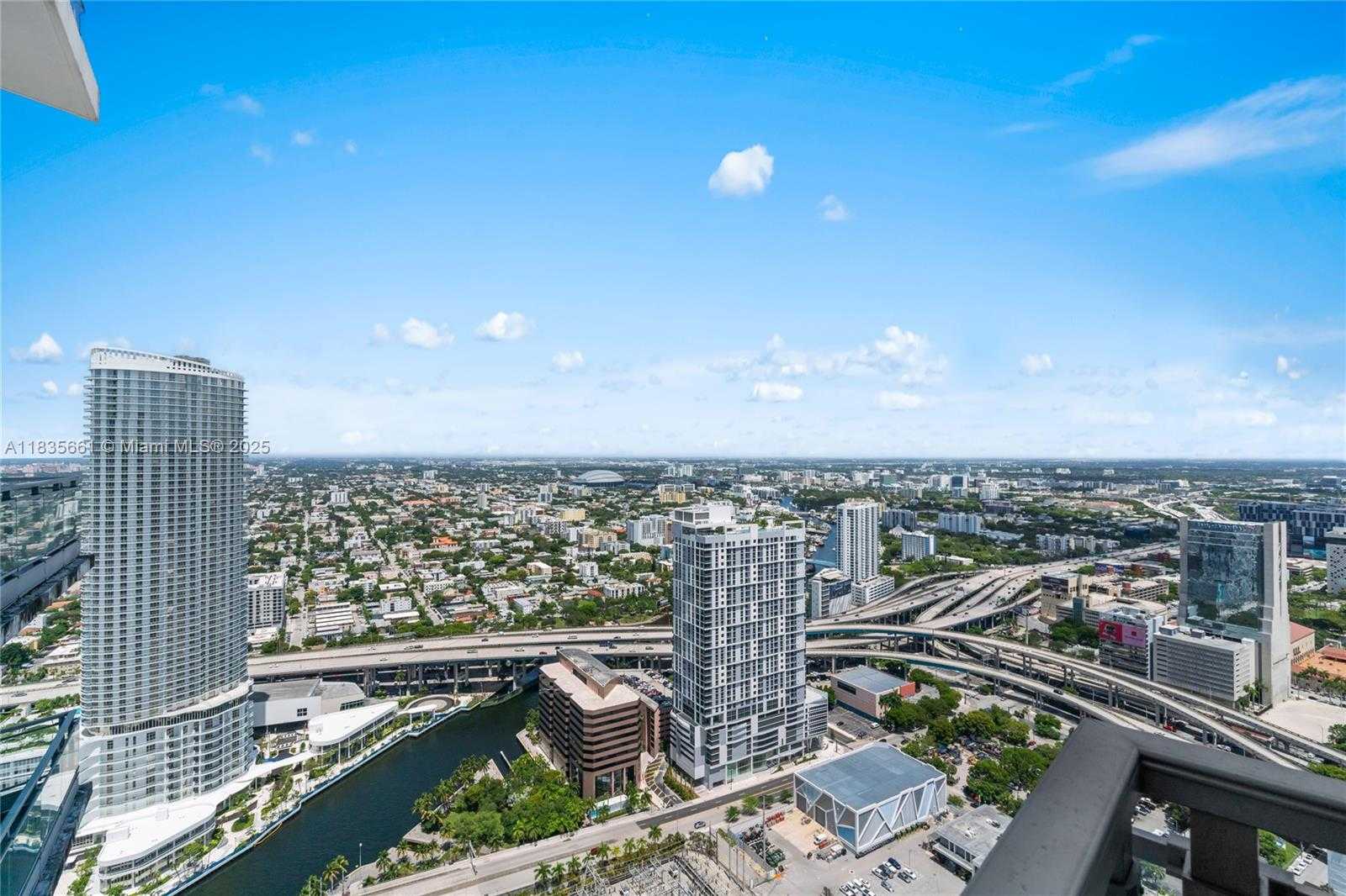 Small Image of 92 SOUTH WEST 3RD ST #5206, Miami Number 30