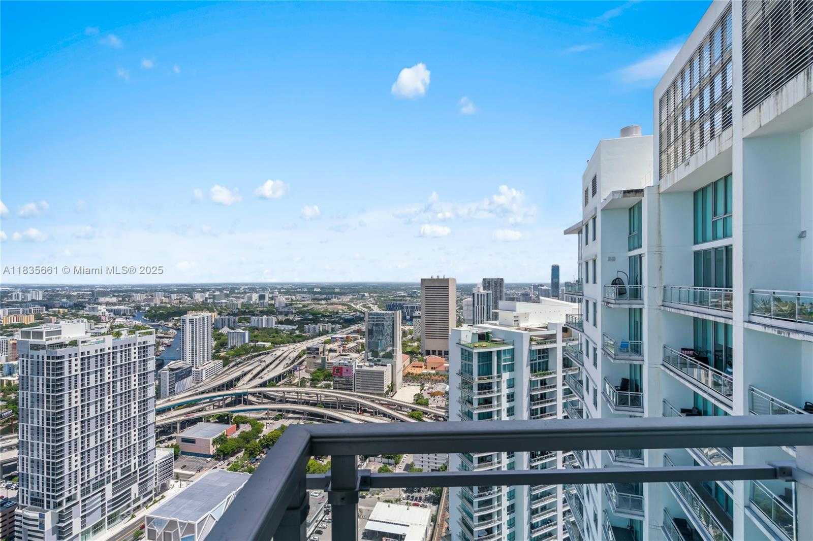 Small Image of 92 SOUTH WEST 3RD ST #5206, Miami Number 31