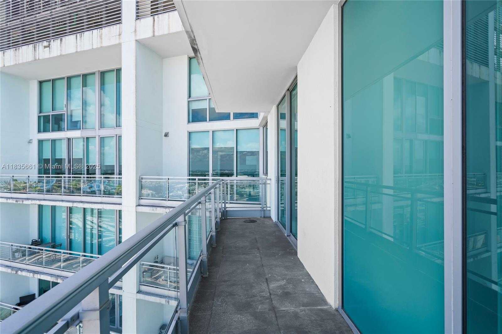 Small Image of 92 SOUTH WEST 3RD ST #5206, Miami Number 32