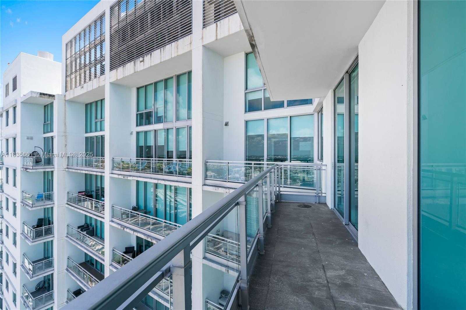 Small Image of 92 SOUTH WEST 3RD ST #5206, Miami Number 33