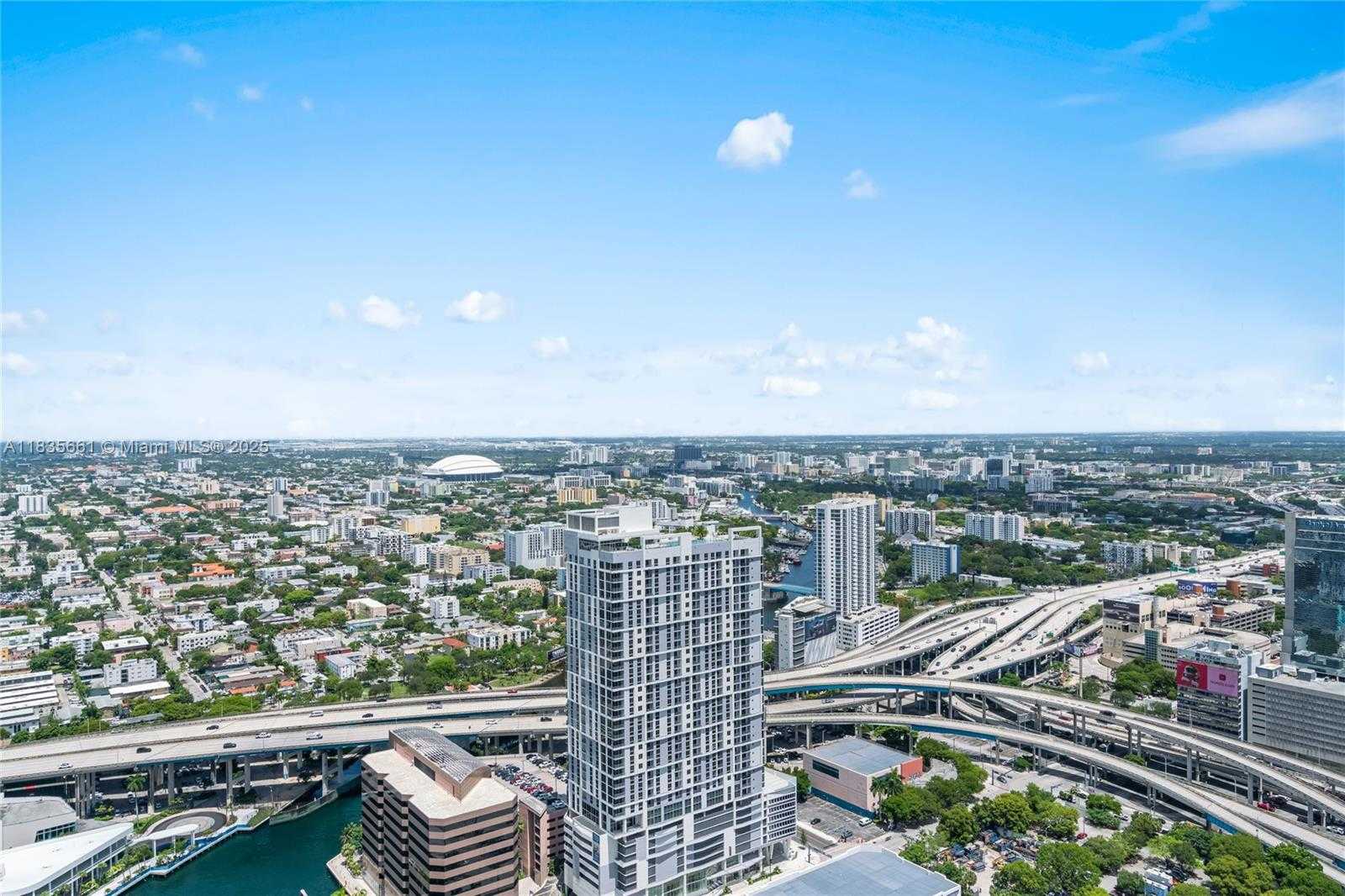 Small Image of 92 SOUTH WEST 3RD ST #5206, Miami Number 34