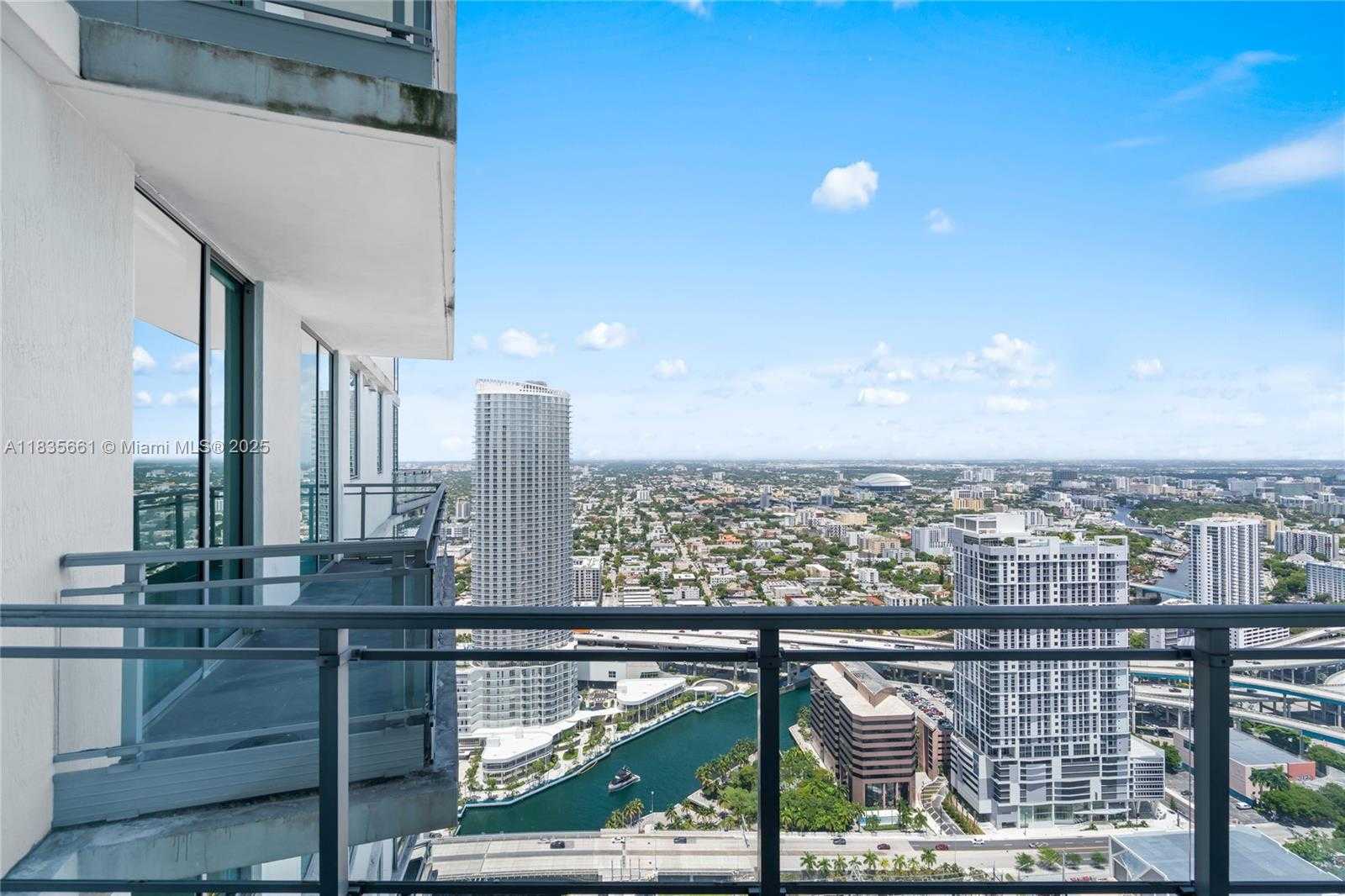 Small Image of 92 SOUTH WEST 3RD ST #5206, Miami Number 35