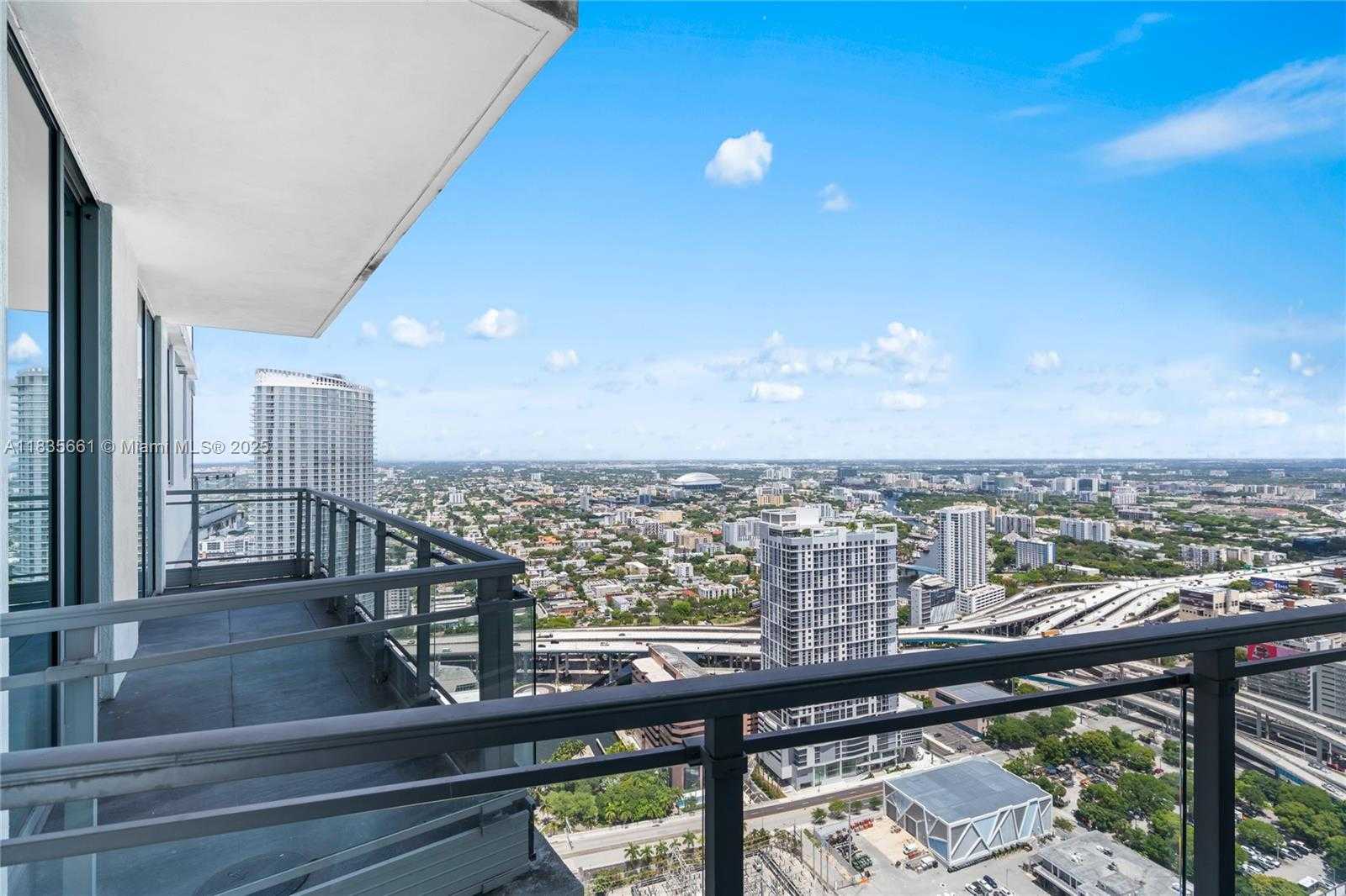 Small Image of 92 SOUTH WEST 3RD ST #5206, Miami Number 36