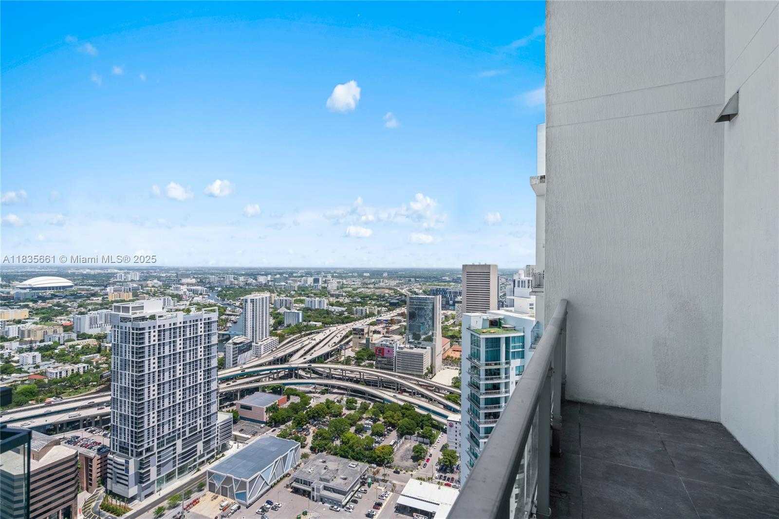 Small Image of 92 SOUTH WEST 3RD ST #5206, Miami Number 38