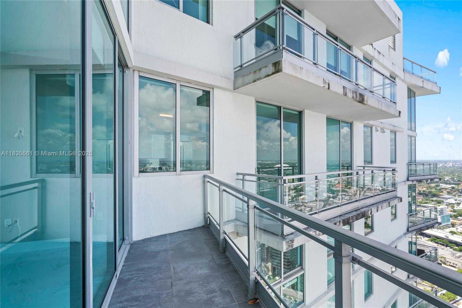 Small Image of 92 SOUTH WEST 3RD ST #5206, Miami Number 39