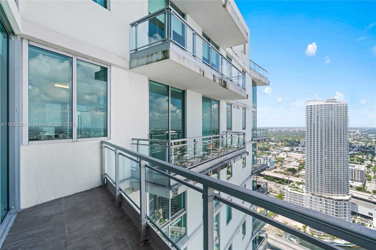 Small Image of 92 SOUTH WEST 3RD ST #5206, Miami Number 40