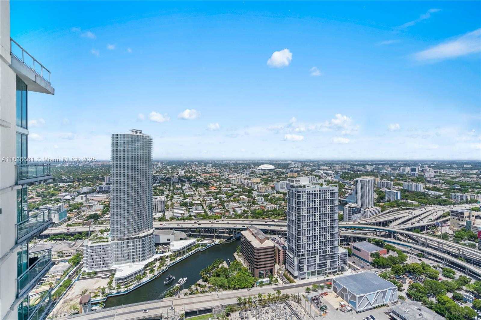 Small Image of 92 SOUTH WEST 3RD ST #5206, Miami Number 41