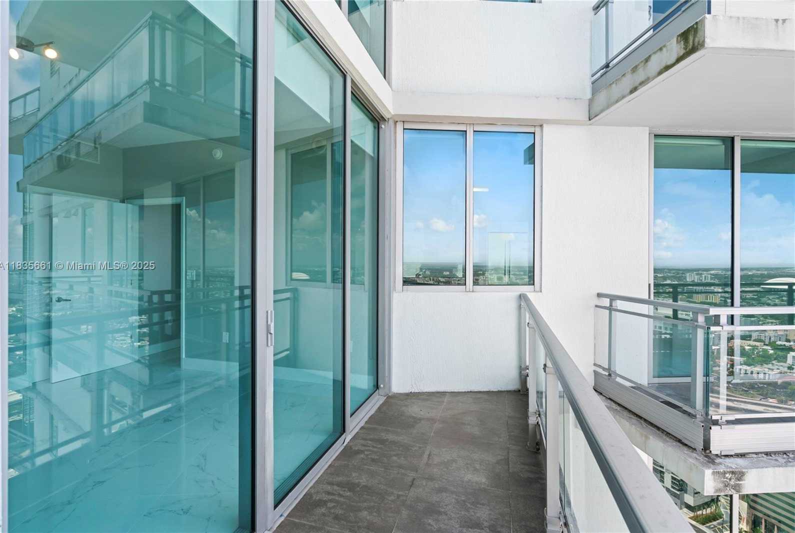 Small Image of 92 SOUTH WEST 3RD ST #5206, Miami Number 42