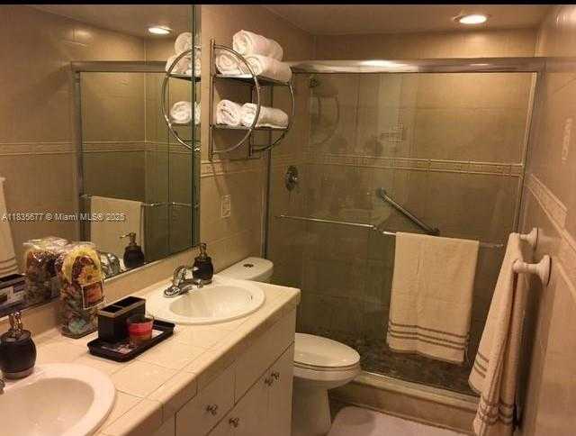 Small Image of 5401 COLLINS AVE #614, Miami Beach Number 26