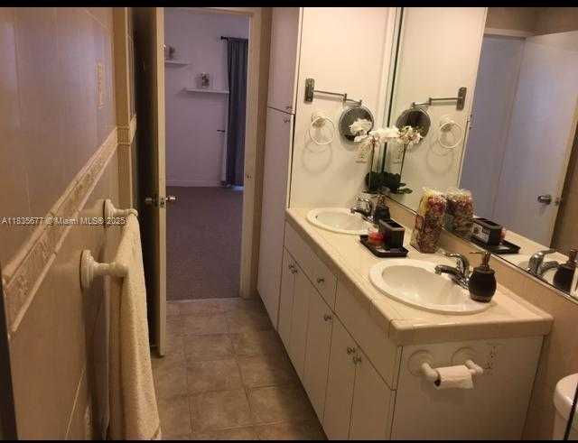 Small Image of 5401 COLLINS AVE #614, Miami Beach Number 27