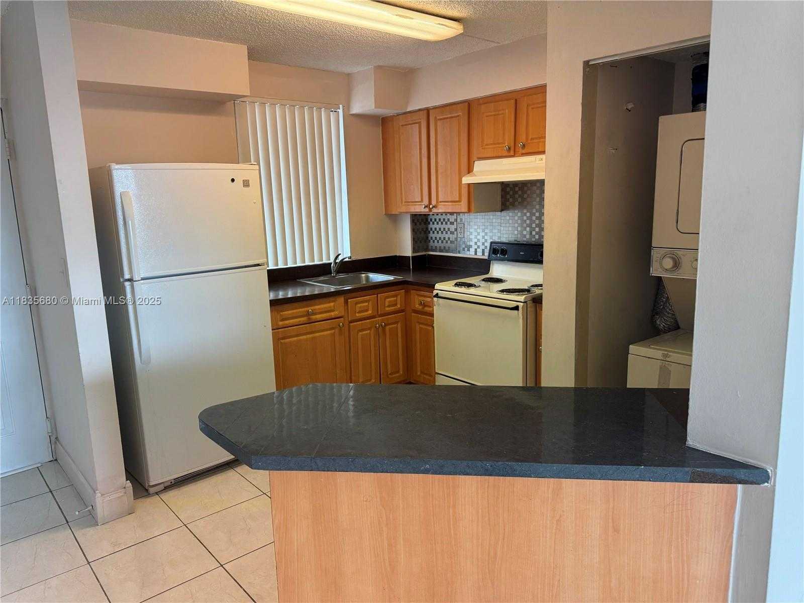 Small Image of 6045 NORTH WEST 186TH ST #323, Hialeah Number 4