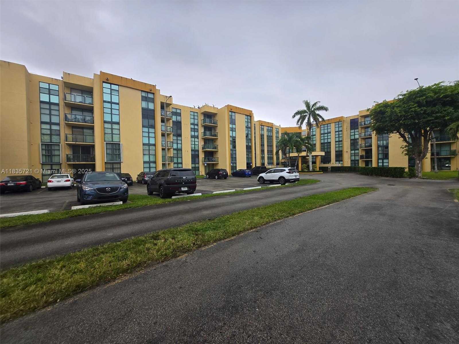 Small Image of 11790 SOUTH WEST 18TH ST #323-3, Miami Number 2