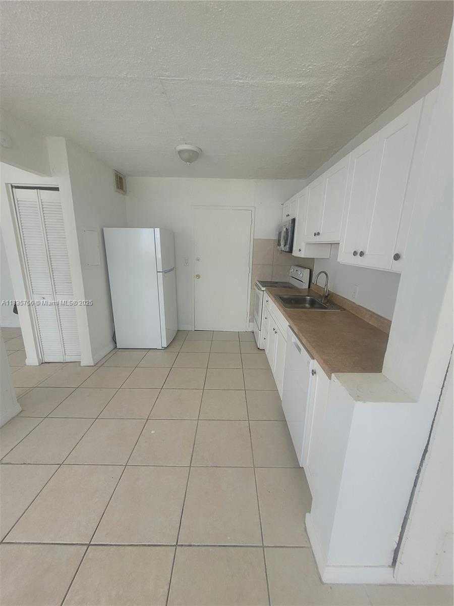 Small Image of 2025 NORTH EAST 164TH ST #903, North Miami Beach Number 3