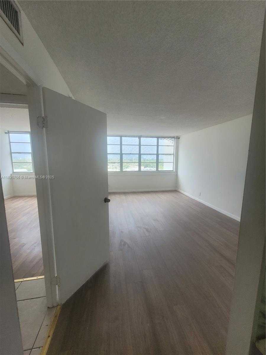 Small Image of 2025 NORTH EAST 164TH ST #903, North Miami Beach Number 7