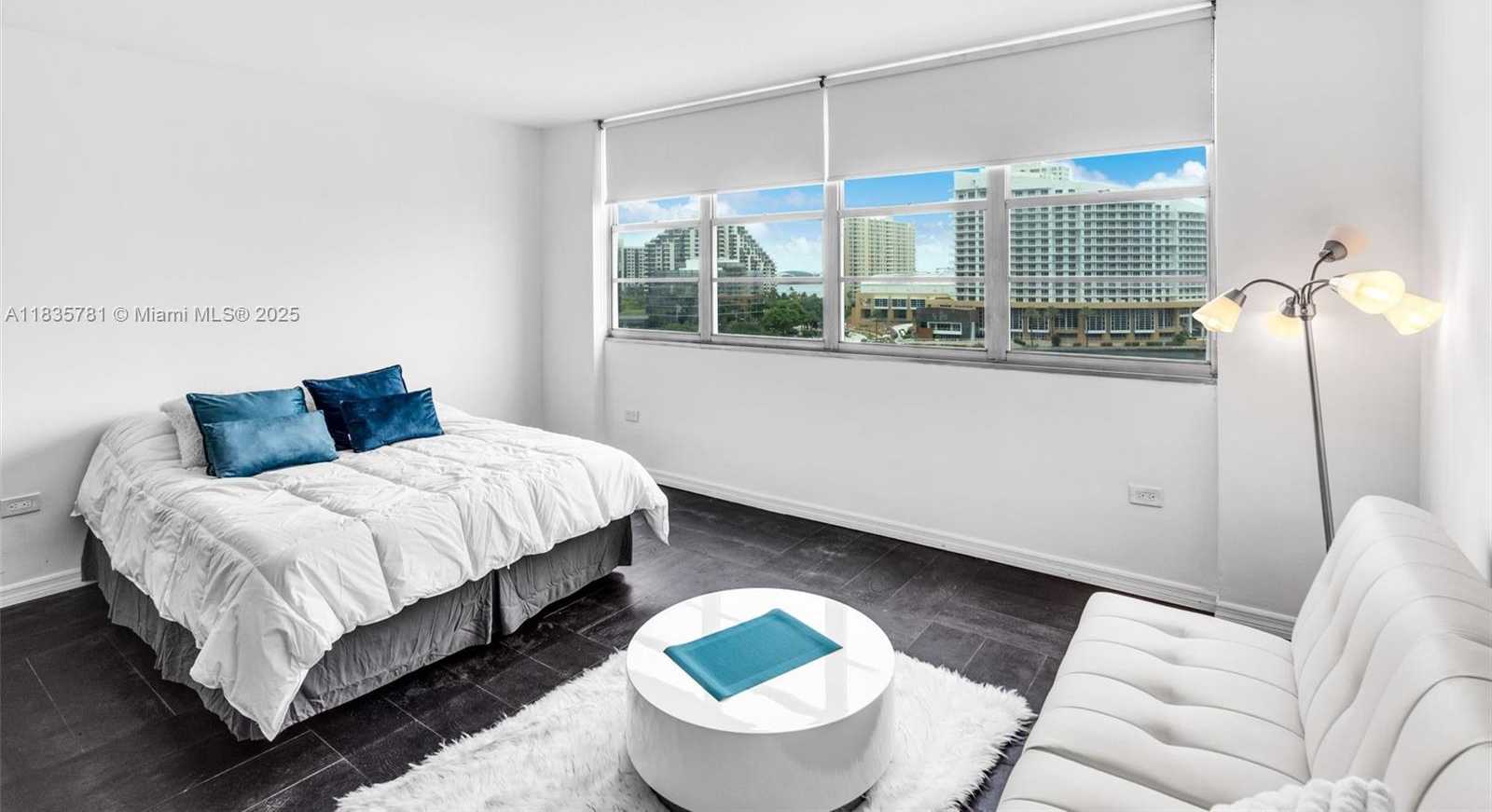 Small Image of 801 BRICKELL BAY DR #1069, Miami Number 16