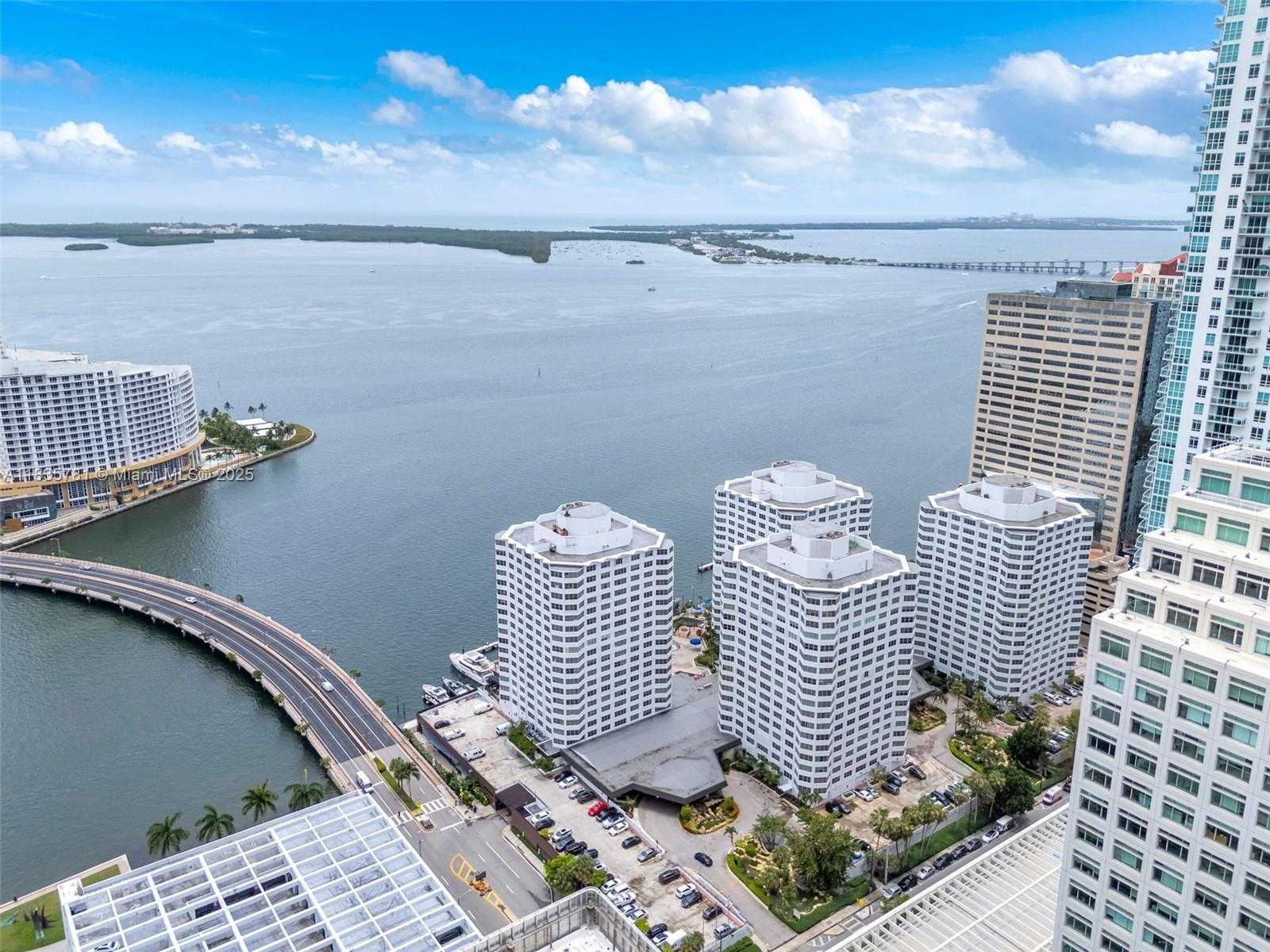 Small Image of 801 BRICKELL BAY DR #1069, Miami Number 20