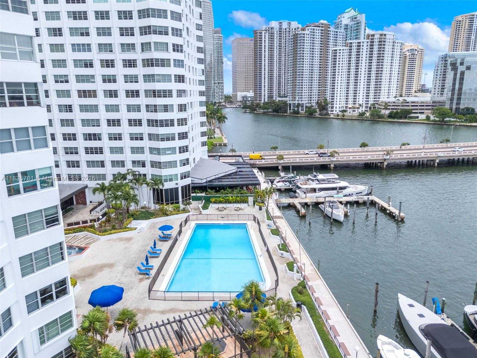 Small Image of 801 BRICKELL BAY DR #1069, Miami Number 27