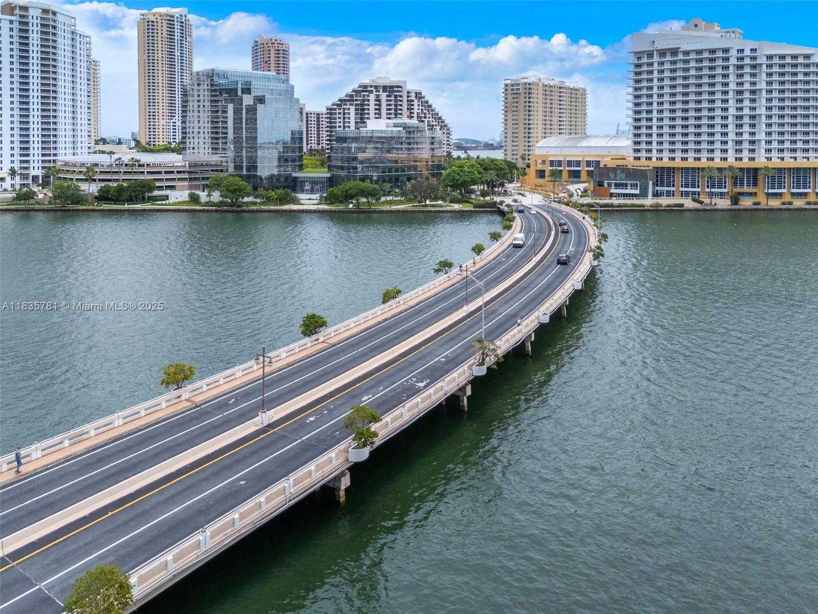 Small Image of 801 BRICKELL BAY DR #1069, Miami Number 28