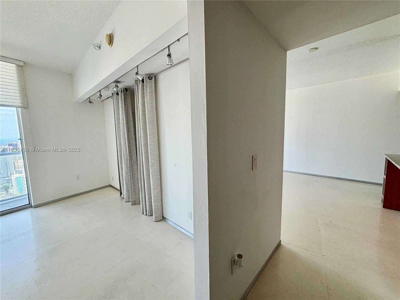 Small Image of 185 SOUTH WEST 7TH ST #3404, Miami Number 10