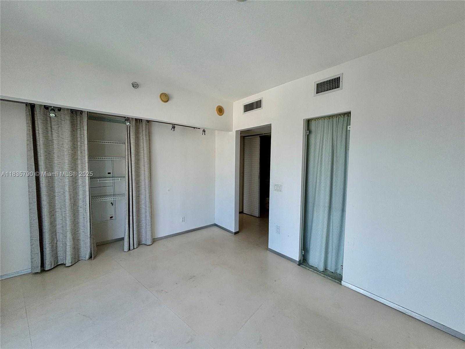 Small Image of 185 SOUTH WEST 7TH ST #3404, Miami Number 4