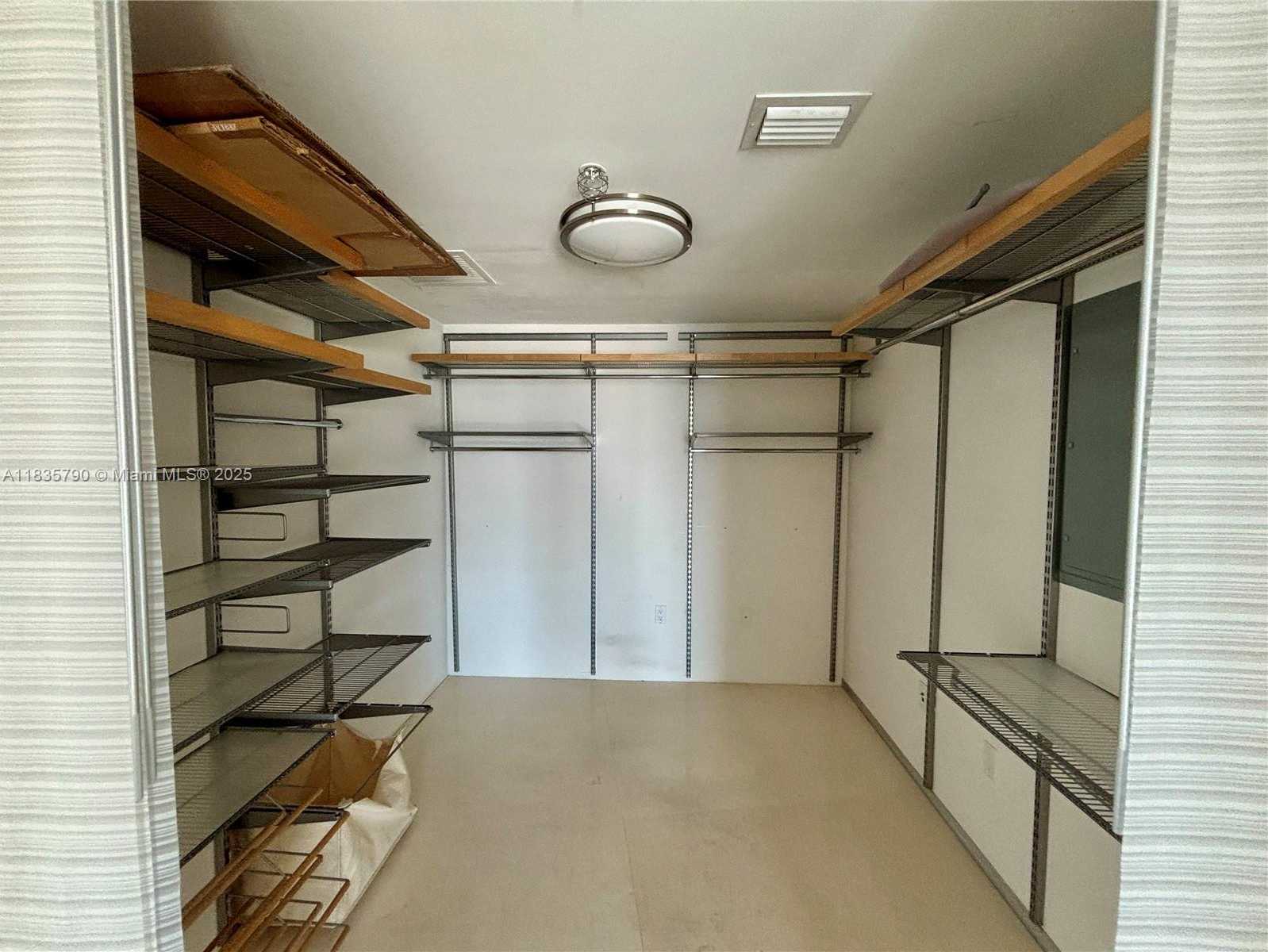 Small Image of 185 SOUTH WEST 7TH ST #3404, Miami Number 5