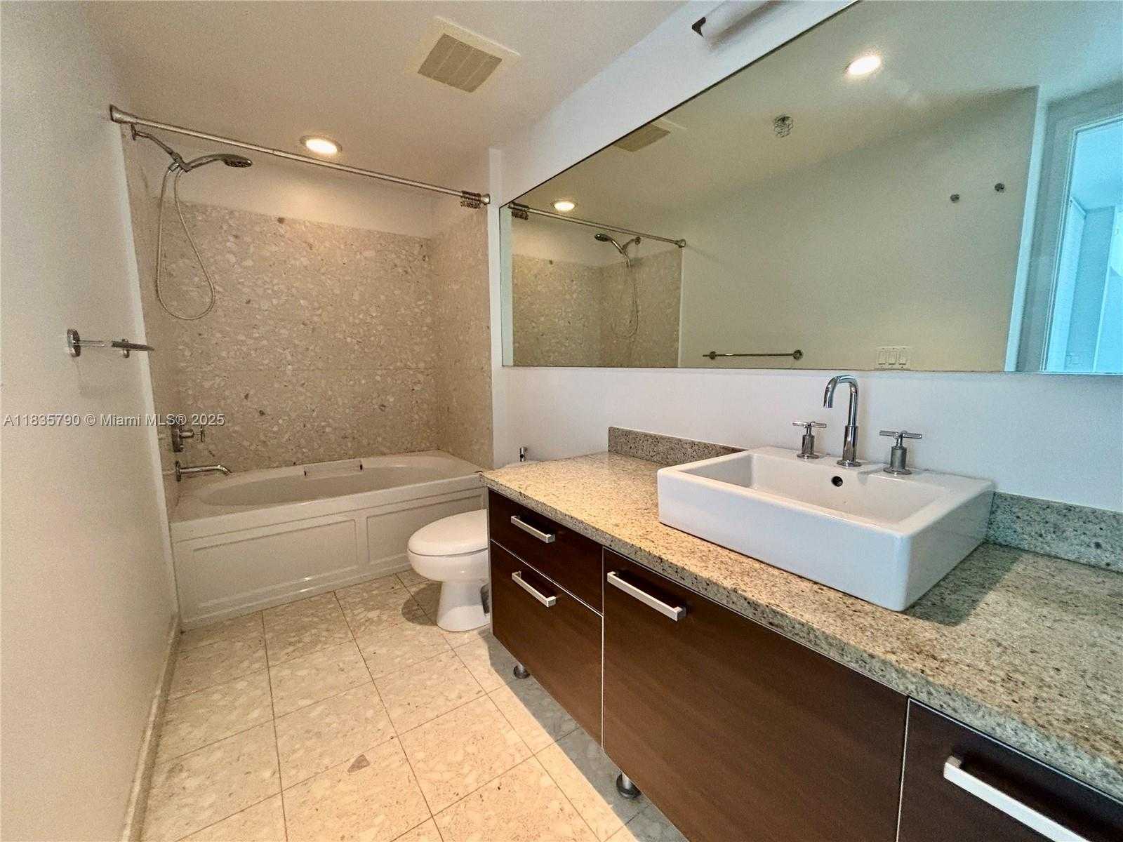 Small Image of 185 SOUTH WEST 7TH ST #3404, Miami Number 8
