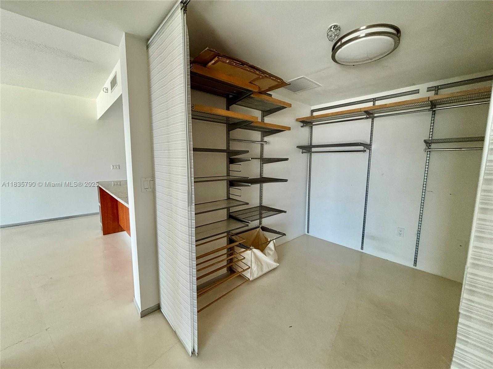 Small Image of 185 SOUTH WEST 7TH ST #3404, Miami Number 9