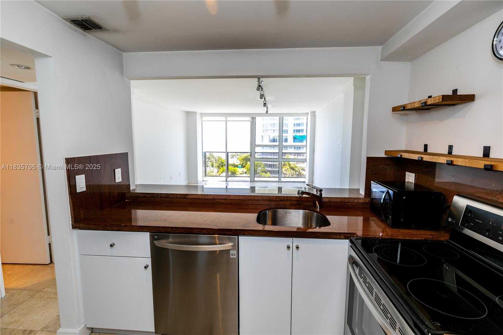 Small Image of 600 NORTH EAST 36TH ST #812, Miami Number 5