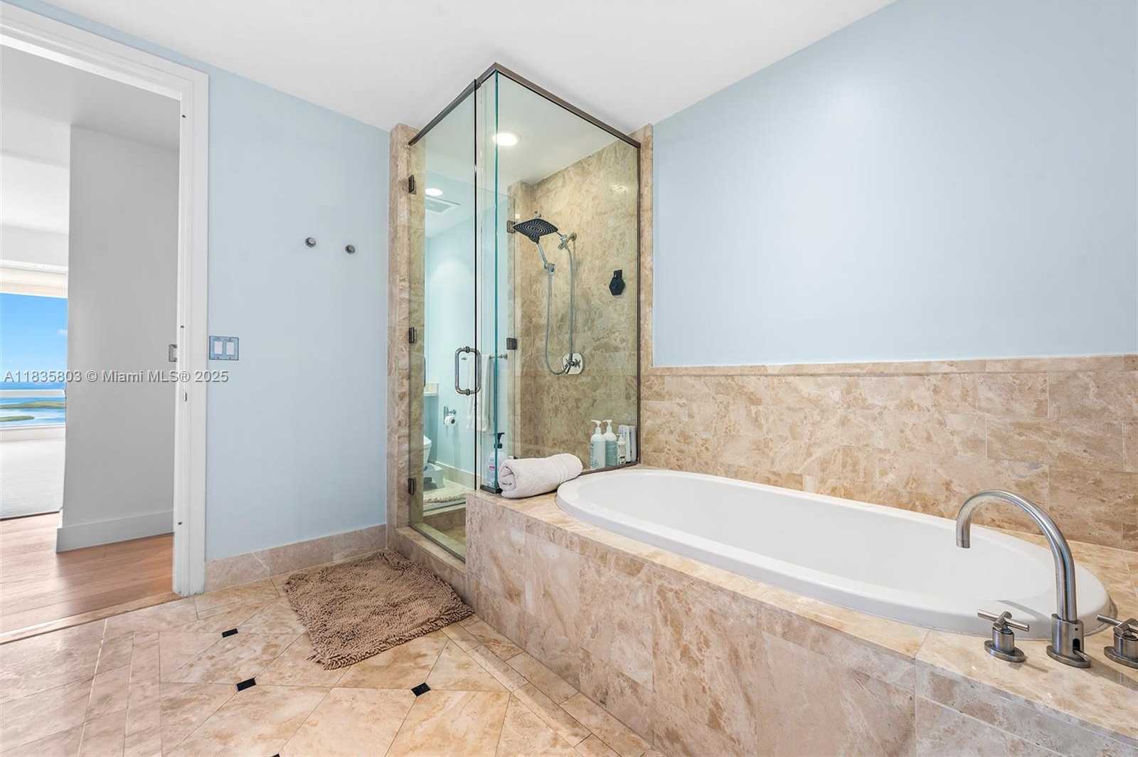 Small Image of 1425 BRICKELL AVE #58E, Miami Number 31