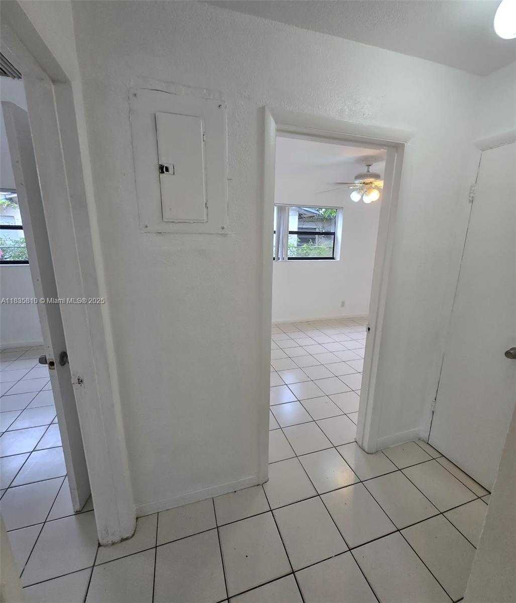 Small Image of 1905 SOUTH WEST 11TH ST #1-2, Fort Lauderdale Number 10