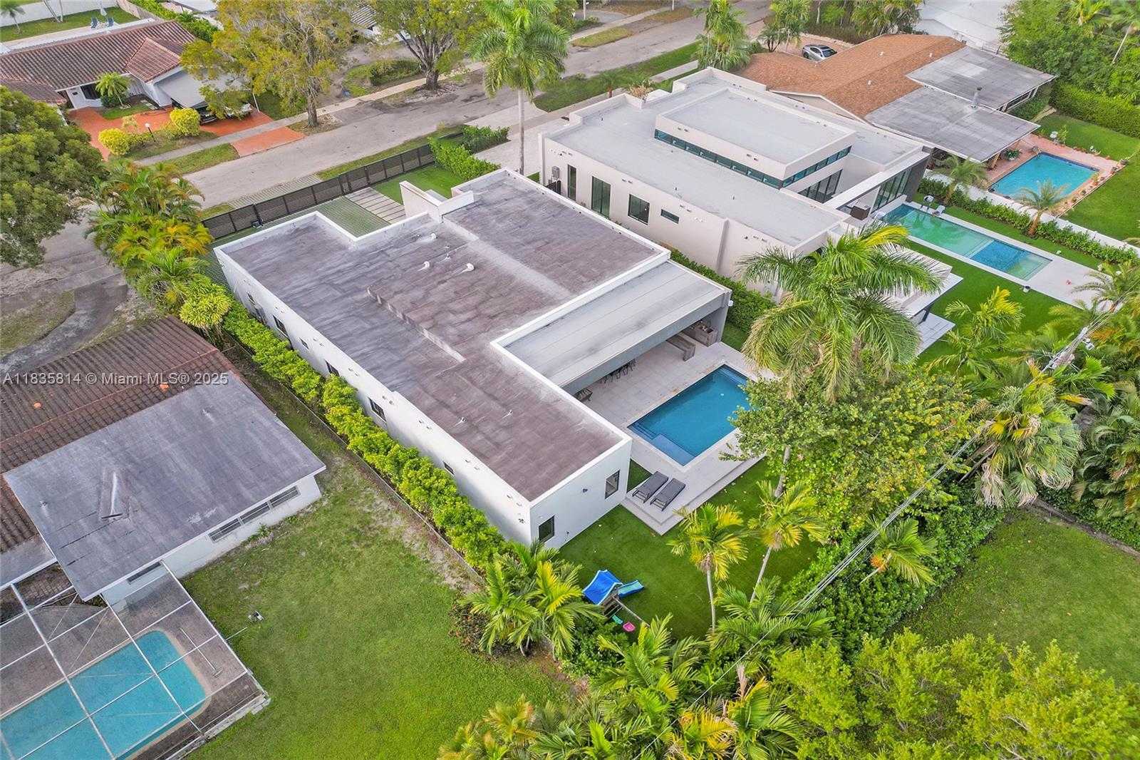 Small Image of 2441 NORTH EAST 200TH ST #., Miami Number 10
