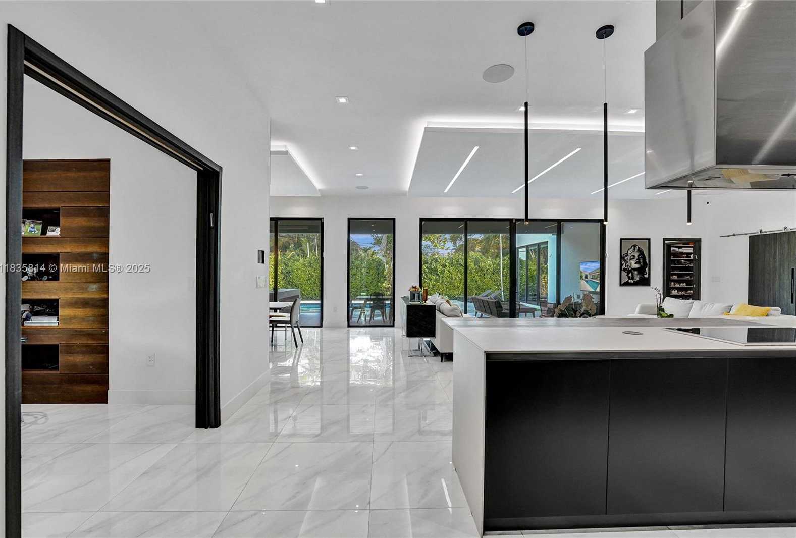 Small Image of 2441 NORTH EAST 200TH ST #., Miami Number 18