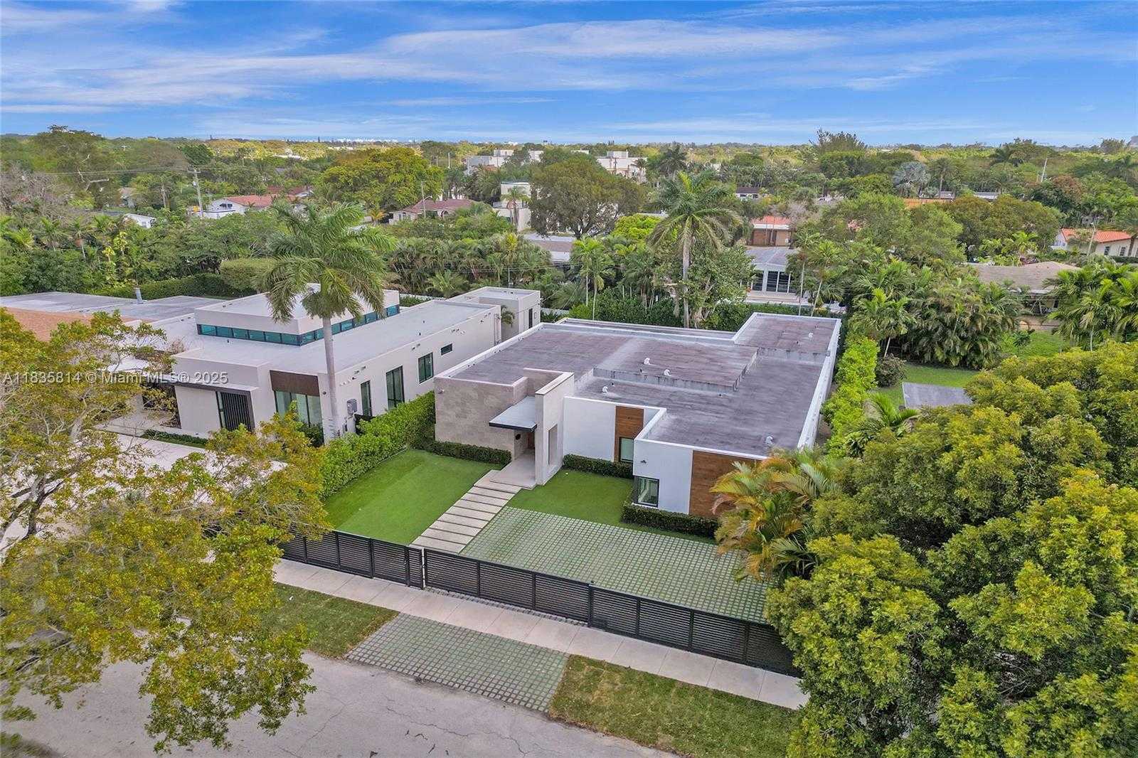 Small Image of 2441 NORTH EAST 200TH ST #., Miami Number 2