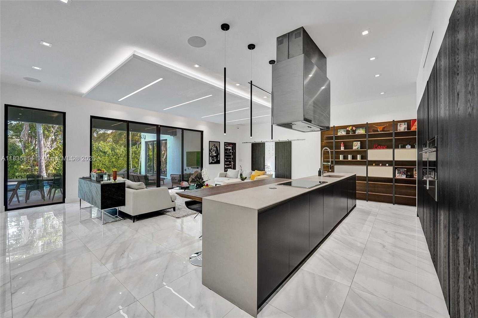 Small Image of 2441 NORTH EAST 200TH ST #., Miami Number 20