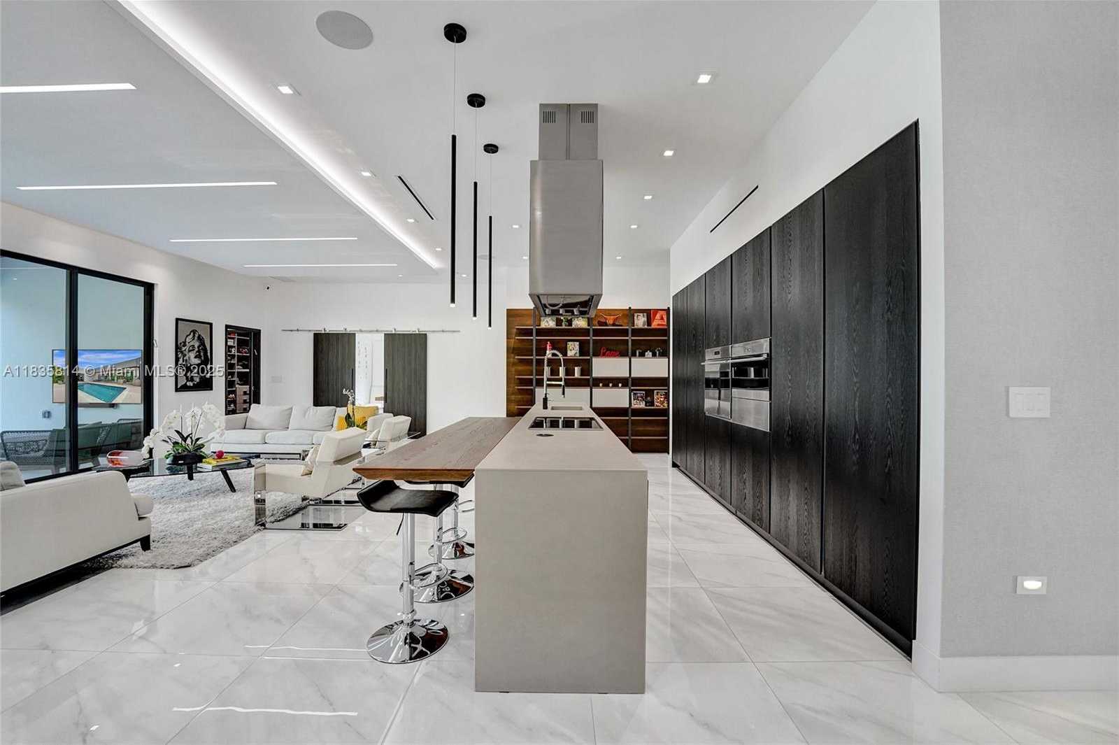 Small Image of 2441 NORTH EAST 200TH ST #., Miami Number 21