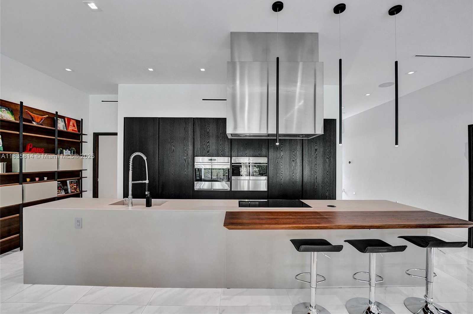 Small Image of 2441 NORTH EAST 200TH ST #., Miami Number 23